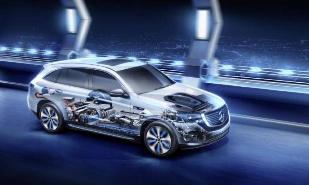 Daimler: 100.000 θέσεις εργασίας κινδυνεύουν να χαθούν από την ηλεκτροκίνηση